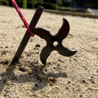 【HIBANAS】端材を熟練の職人がよみがえらせたアウトドア用ペグ・手裏剣