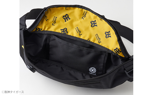 阪神タイガース承認　ボディバッグ　トップホルダー付