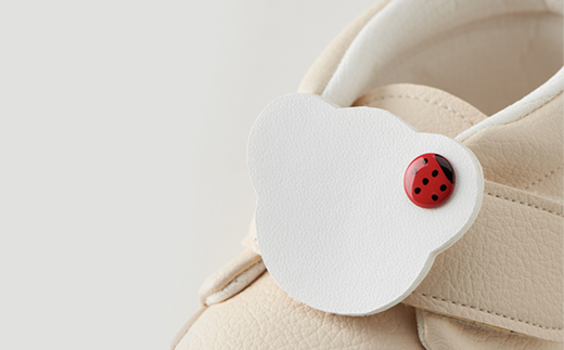 【幸せを呼ぶファーストシューズ】てんしのはね(ベージュ)