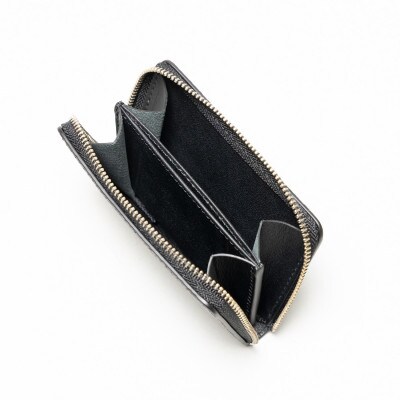 HEDGE　奥深い染料でクロコが際立つ メンズコインケース(ブラック)カードポケット付き 国産牛革