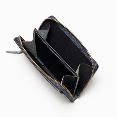 染料染めのクロコ型押し牛革 カードポケット付きコインケース(ピーコックブルー)革製品のHEDGE