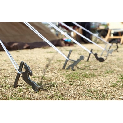 【HIBANAS】端材を熟練の職人がよみがえらせたアウトドア用ペグ・かまってワン