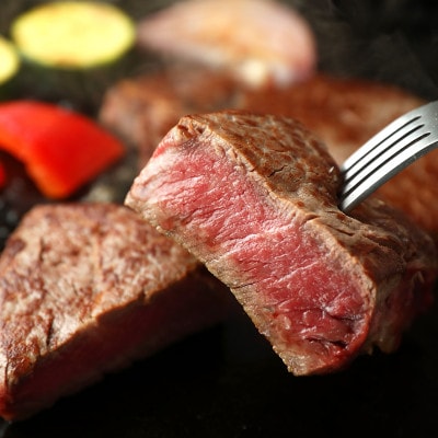 和牛セレブの神戸牛モモステーキ(黒折箱)　300g【配送不可地域：離島】