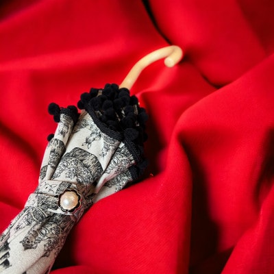 ナッツのティーパーティーのポンポン日傘