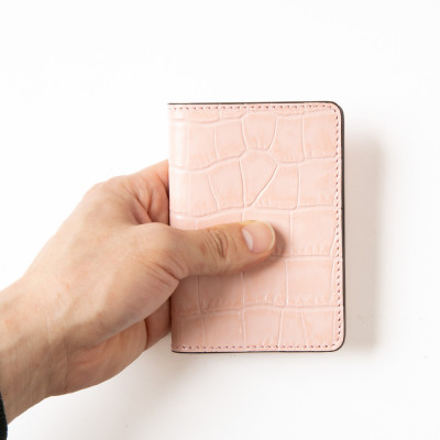 【たつのの革】クロコ×ベビーピンクの上品で可愛いカードケース　革製品のHEDGE