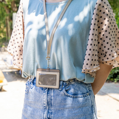 ネックストラップ付きIDカードケース たつの市産牛革使用　革製品専門店HEDGE