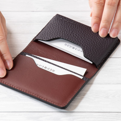 柔らかさと品格を兼ね備えた、ビジカジスタイルに映える名刺入れ【シュリンク型押し牛革[パープル]】