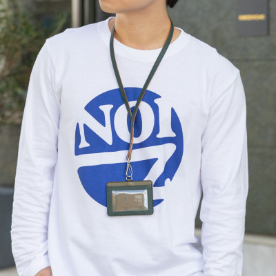 国産牛革のIDカードケース(ダークグリーン)兵庫県たつの市産 ネックストラップ付き　革製品のHEDG