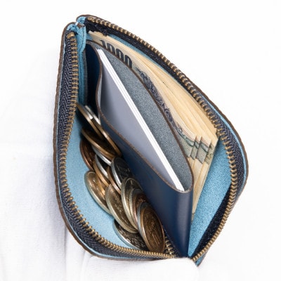 [たつの市産牛革]爽やかなスカイブルーのコインケース　紙幣・硬貨・カードが収納できる　HEDGE