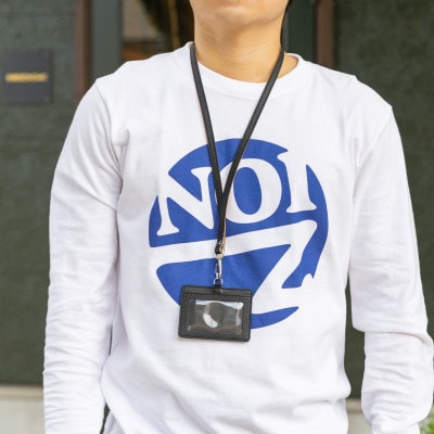 兵庫県たつの市産本革カードケース[ブラック」ID/社員証用 ネックストラップ付き　革製品のHEDGE