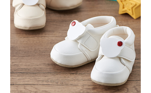 【幸せを運ぶ♪ファーストシューズ】てんしのはね(てんとうむし・white)