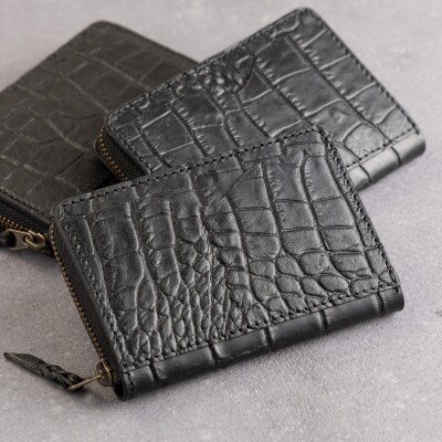 HEDGE　奥深い染料でクロコが際立つ メンズコインケース(ブラック)カードポケット付き 国産牛革