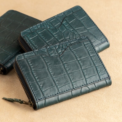 染料染めのクロコ型押し牛革 カードポケット付きコインケース(ピーコックブルー)革製品のHEDGE