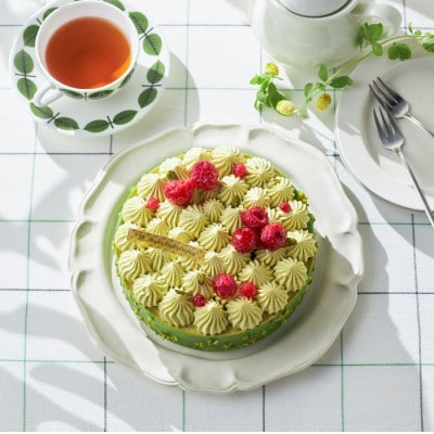 アンリ・シャルパンティエのピスターシュ・フランボワーズ 1ホール(12cm・2～3名様)【配送不可地域：離島】