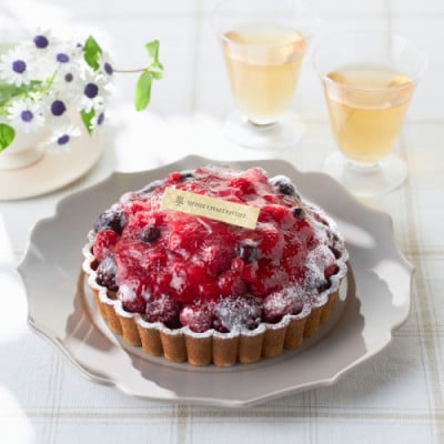 アンリ・シャルパンティエ監修　ベリーベリータルト 1ホール(12cm・2~3名様)【配送不可地域：離島】