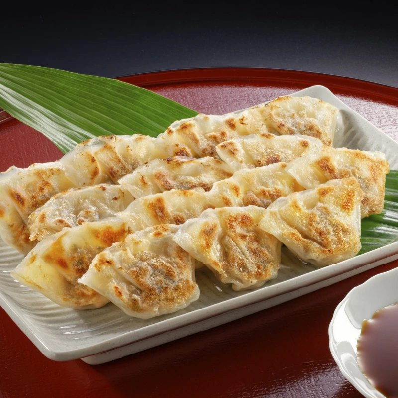 芦屋 伊東屋 謹製 黒豚 一口餃子 80個（醤油タレ 付き）【餃子 ぎょうざ ギョーザ 中華 点心 惣菜 おかず おつまみ 冷凍総菜 ジューシー 鹿児島産 黒豚 国産豚 豚肉 もちもち皮 肉汁たっぷり 冷凍 イトー屋 お取り寄せ ギフト お中元 お歳暮】