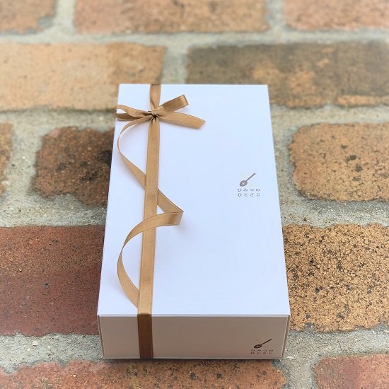 ひみつのひとさじ　人気のしっとりふわふわシフォンケーキ3ピースセット [010-a001]