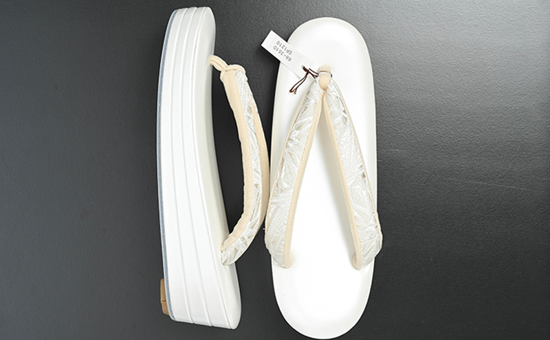 ぞうり　白　3段　麻型の柄の花緒 草履