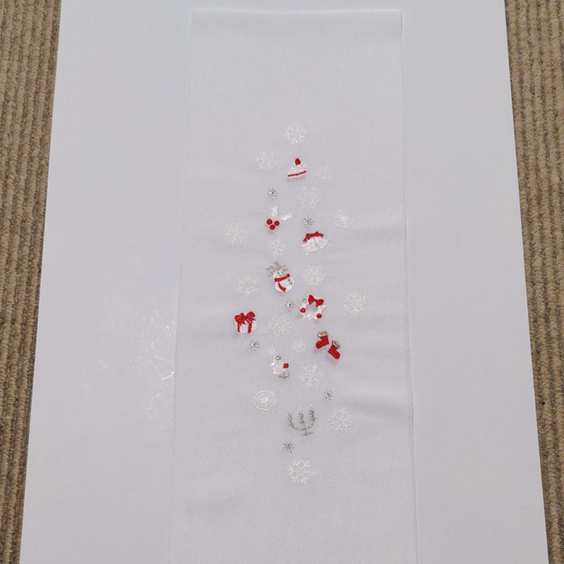 半衿　クリスマス柄　白地に白赤　刺繍　半襟