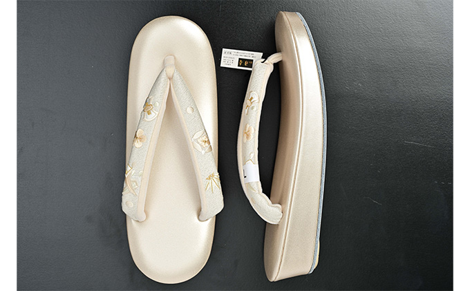 ぞうり　草履　シャンパンゴールドの台　七宝と宝尽くしの花緒　Lサイズ　お着物に　きもの