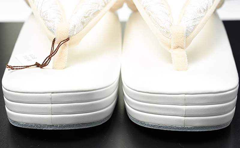 ぞうり　白　3段　麻型の柄の花緒 草履