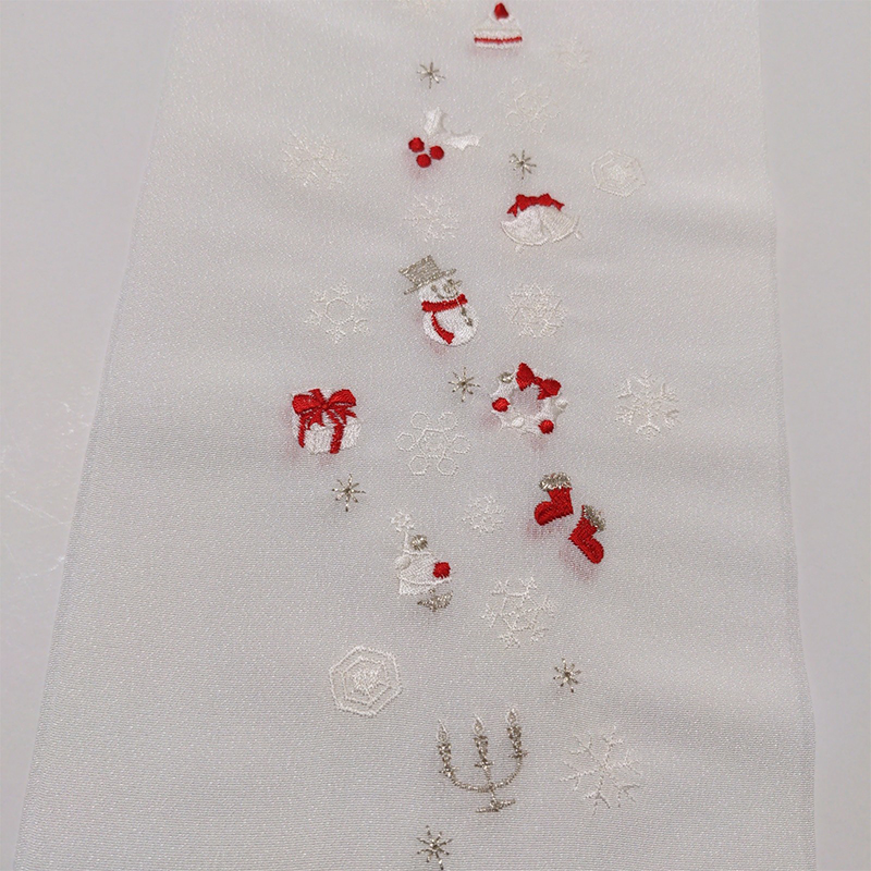 半衿　クリスマス柄　白地に白赤　刺繍　半襟