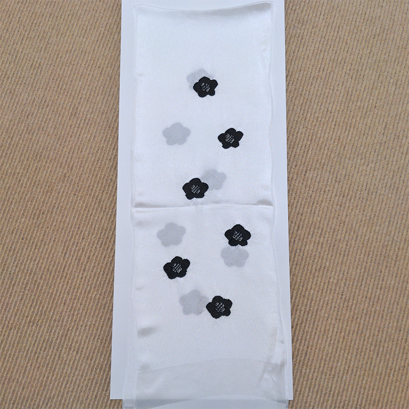 帯揚げ　輪出し　白地にブラック　和装 民芸品 工芸品 伝統技術 帯揚げ