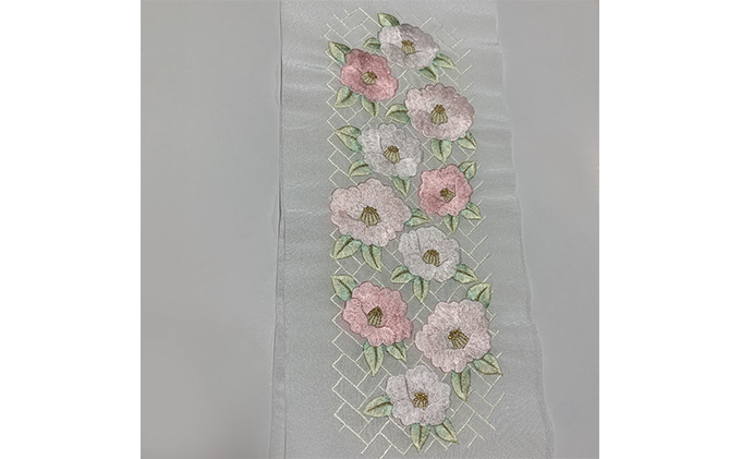 半衿　半襟　ピンクの椿柄　刺繍