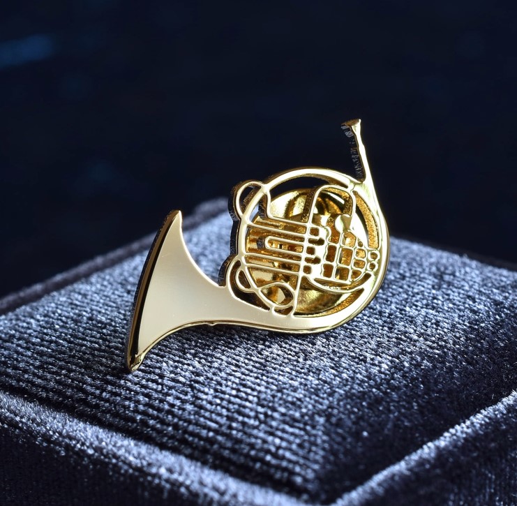 ホルン ピンブローチ K18ゴールドメッキ