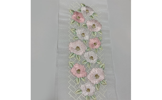 半衿　半襟　ピンクの椿柄　刺繍