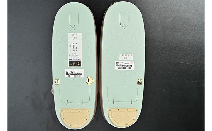 ぞうり　草履　シャンパンゴールドの台　七宝と宝尽くしの花緒　Lサイズ　お着物に　きもの