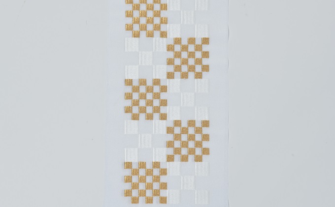半衿　半襟　白地に白とゴールドの市松柄の刺繍　お着物に