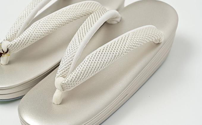 ぞうり　草履　シルバーの台　組織の花緒　三段　Lサイズ　お着物に　きもの