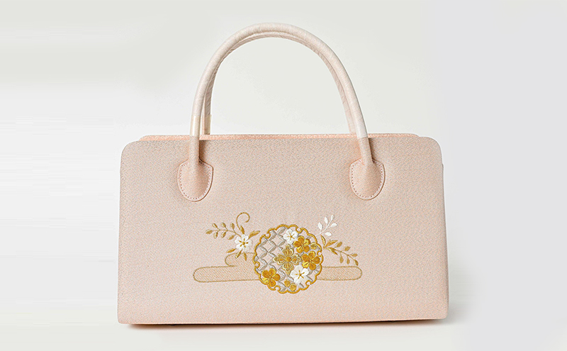 和装バッグ　ピンクに金銀の刺繍　利休バッグ ファッション かばん 和装バッグ 手提げ 民芸品 工芸品 伝統技術 篠原縫製