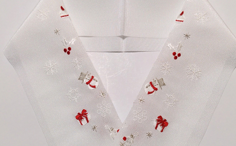 半衿　クリスマス柄　白地に白赤　刺繍　半襟