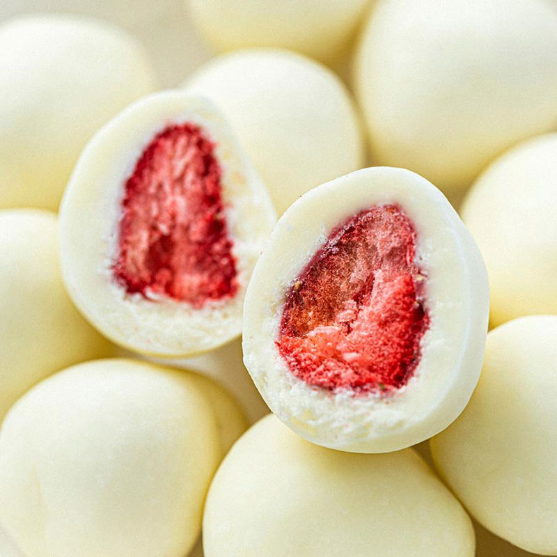 フリーズドライ苺チョコ 1200g 300gx4袋 4月～10月発送 チョコレート チョコ スイーツ お菓子 おかし いちご ホワイトチョコ ギフト プレゼント 兵庫県 伊丹市