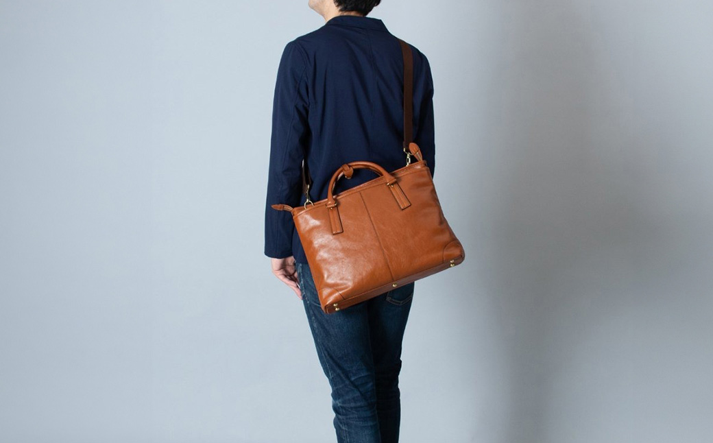 豊岡鞄　皮革横型手提げ（ブラック）