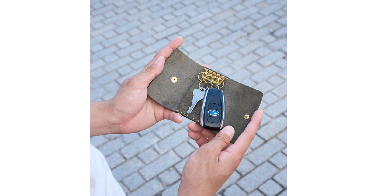 豊岡財布 haaki Leather キーケース HLC501 グリージオ / キーホルダー 鍵入れ 革 革小物 牛皮革 メンズ レディース プエブロレザー 手縫いのステッチ ハンドメイド シンプル デザイン 無地 KOMOREBI 木和田正昭商店