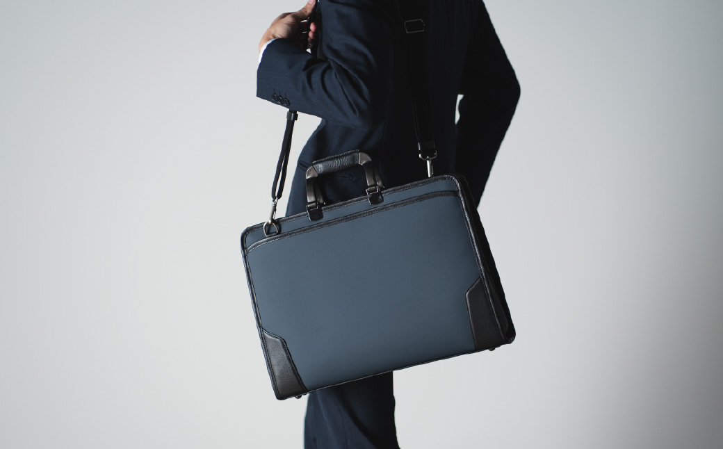 豊岡鞄 craftsmanship HLSS Briefcase Resin Handle ネイビー 202202 / 木和田正昭商店 ブリーフケース ビジネスバッグ メンズ A4ファイル対応 ノートPC収納 通勤 軽量 カバン バッグ 自立 手持ち ショルダーベルト付属 2way