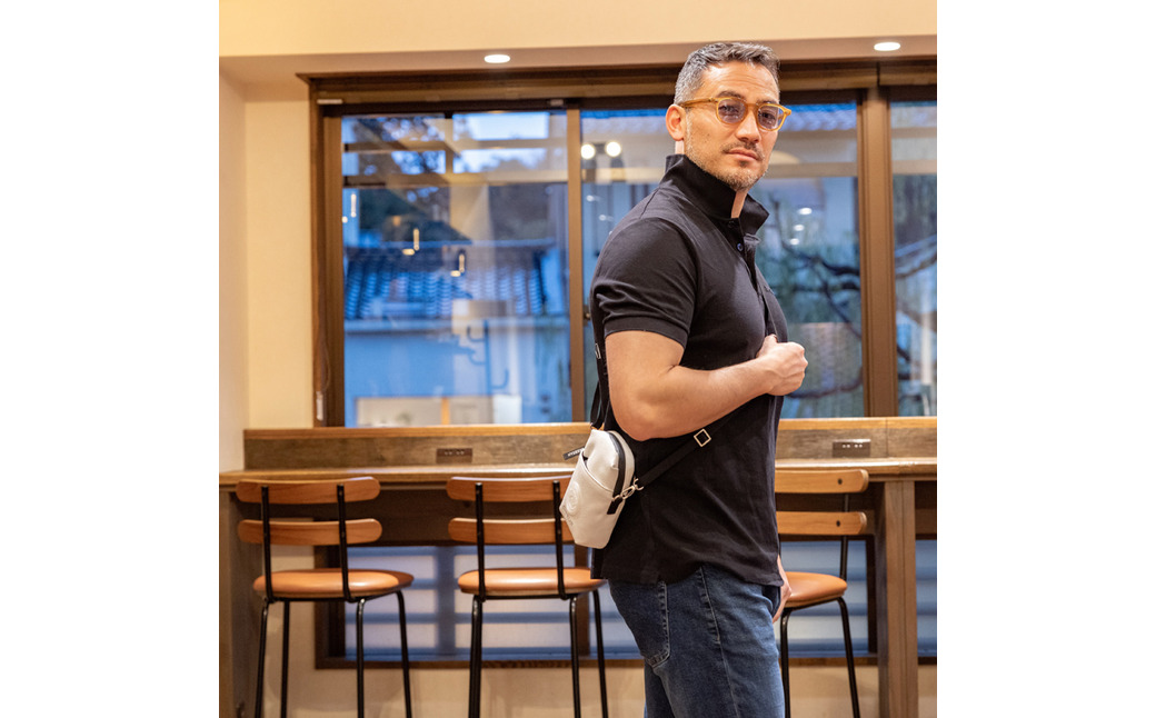 CREEZAN GOLF クリーザンゴルフ マルチケース ホワイト CCGI-017-01 / ゴルフ ミニショルダーバッグ ゴルフバッグ 軽量 収納力 水濡れに強い 高機能合成皮革 ショルダーストラップ付き シンプル デザイン