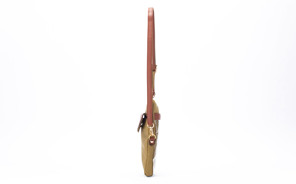 豊岡工房 牛革使い スマホが触れるショルダー（4185）ベージュ / ショルダーバッグ スマホをいれたまま操作可能 ナイロン素材 薄マチ 軽量 ポシェット 斜めがけ メンズ レディース かばん カバン バッグ 鞄 国産 日本製 小田清株式会社