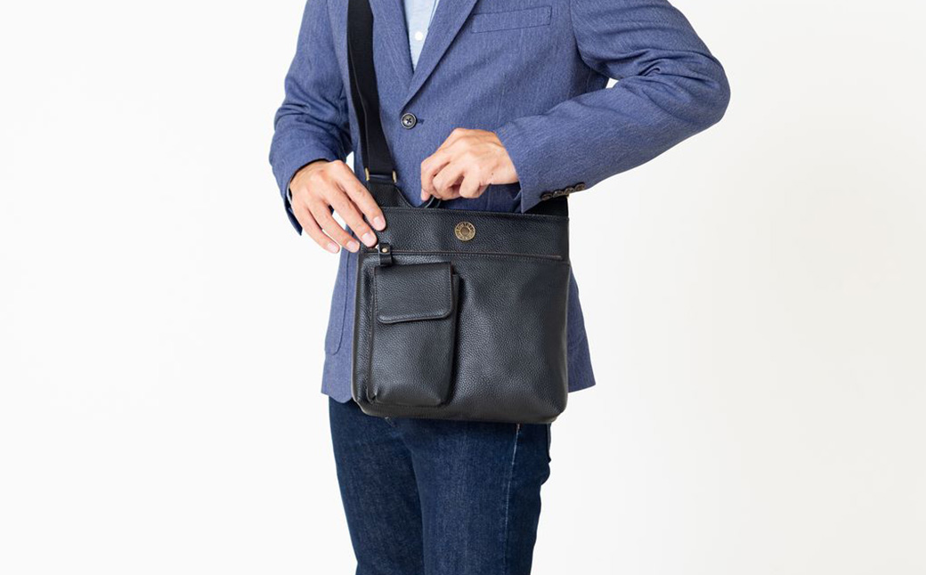 豊岡工房 牛革  スマホが取り出し易いショルダーバッグ（4332）黒 / ボディショルダーバッグ 斜めがけ 柔らかい シュリンク牛革 メンズ レディース かばん カバン バッグ 鞄 国産 日本製 小田清株式会社