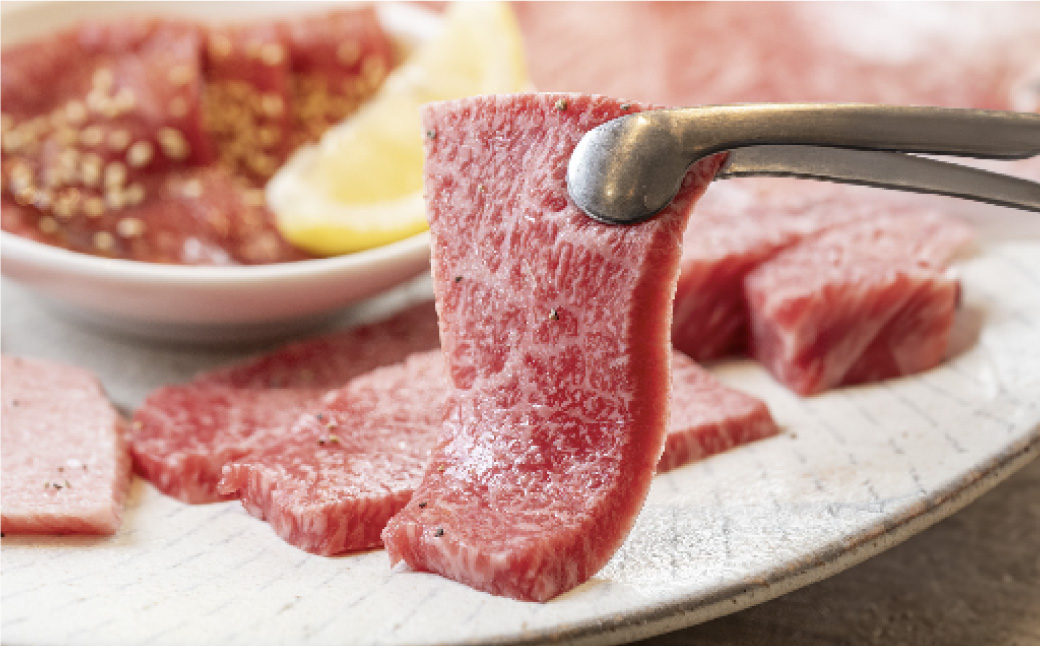 極上但馬牛 焼肉用 1kg / 牛肉 焼肉 焼き肉 やきにく 1キロ 黒毛和牛 赤身 霜降り 焼き肉用 黒毛和牛 国産牛 肉 国産 特産品 お祝 ギフト【但馬ビーフはまだ】【ご好評につき1月以降順次発送】