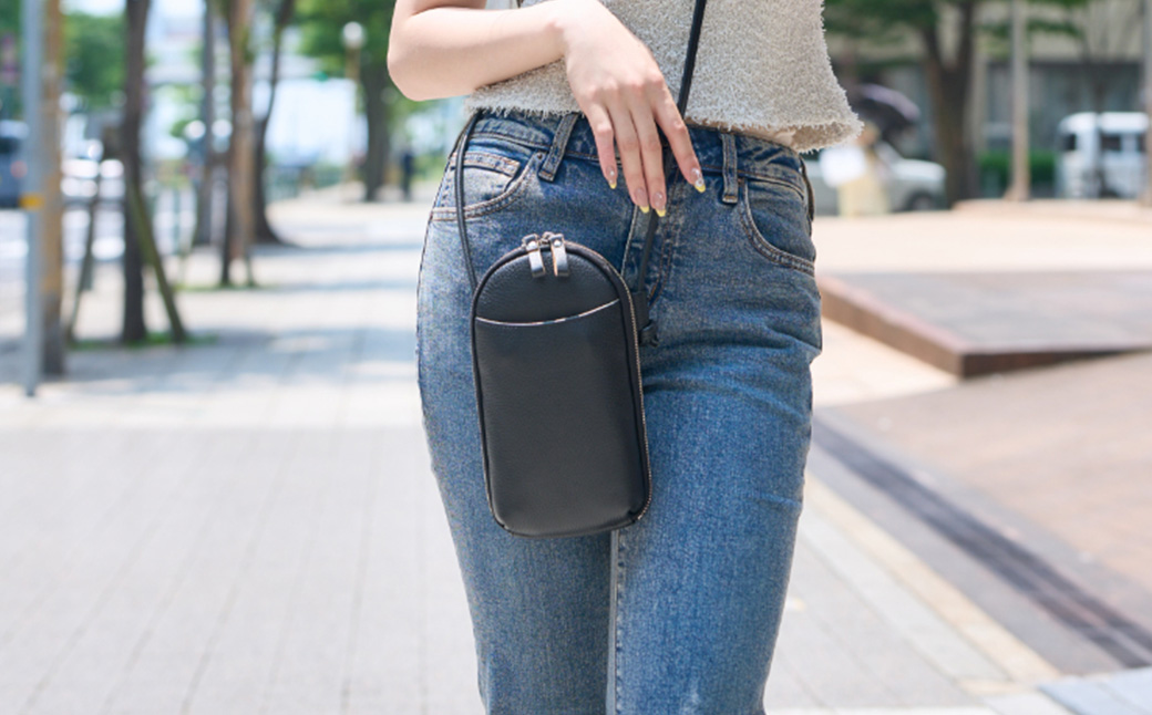 豊岡鞄 TUTUMU Pocket Leather （S4400） ブラック / 木和田正昭商店 縦型 ショルダー バッグ 斜めがけ 牛皮革 レディース 大人 おしゃれ シンプル デザイン 無地 モバイルショルダー ポシェット  かばん カバン バッグ