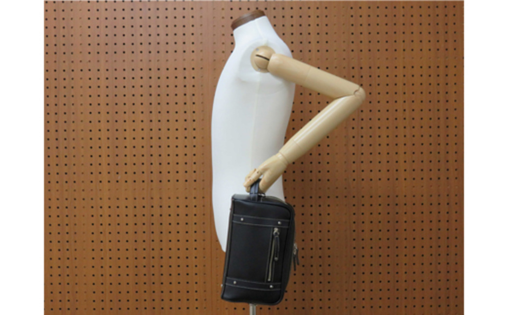 パトリックポーチショルダー (No.3895-01) ブラック / 木和田 ポーチ ショルダーバッグ 2WAYバッグ 収納力 本革 ショルダーベルト付き 底鋲 重厚感 高級 かばん カバン バッグ 鞄 手作り メンズ レディース 日本製