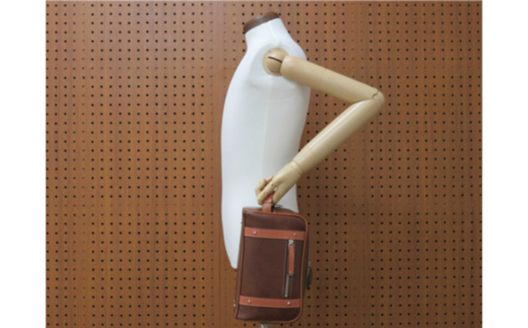 パトリックポーチショルダー (No.3895-22) レッドブラウン / 木和田 ポーチ ショルダーバッグ 2WAYバッグ 収納力 本革 ショルダーベルト付き 底鋲 重厚感 高級 かばん カバン バッグ 鞄 手作り メンズ レディース 日本製