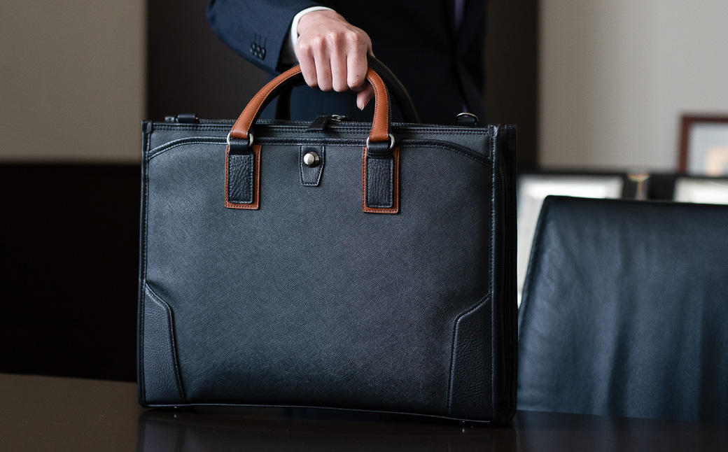 アヤノコウジ ビジネスバッグ A4中古 FUJITAKA フジタカ 公式 レザービジネスバッグ A4 (ニュー