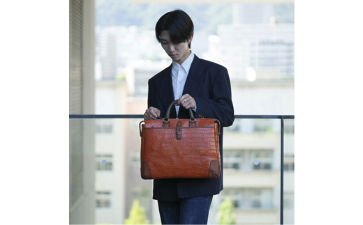 豊岡鞄 craftsmanship クロコ型ブリーフ サンセット 197712 / 木和田正昭商店 クロコダイル調 本革 ブリーフケース ビジネスバッグ メンズ ビジネスカジュアル カバン バッグ A4ファイル収納 手持ち ショルダーベルト付属 2way