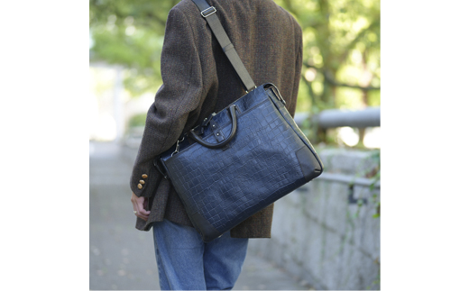 豊岡鞄 craftsmanship クロコ型ブリーフ ミッドナイト 197712 / 木和田正昭商店 クロコダイル調 本革 ブリーフケース ビジネスバッグ メンズ ビジネスカジュアル カバン バッグ A4ファイル収納 手持ち ショルダーベルト付属 2way