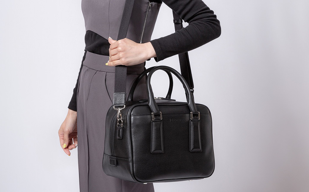 豊岡鞄 TOTTE クリークボストン ブラック MBC024 / レディース バッグ 高級 牛革 傷がつきにくい 型押しレザー B5サイズ ショルダーベルト ポケット 底鋲 女性 かばん カバン 鞄 上品 ビジネス 普段使い